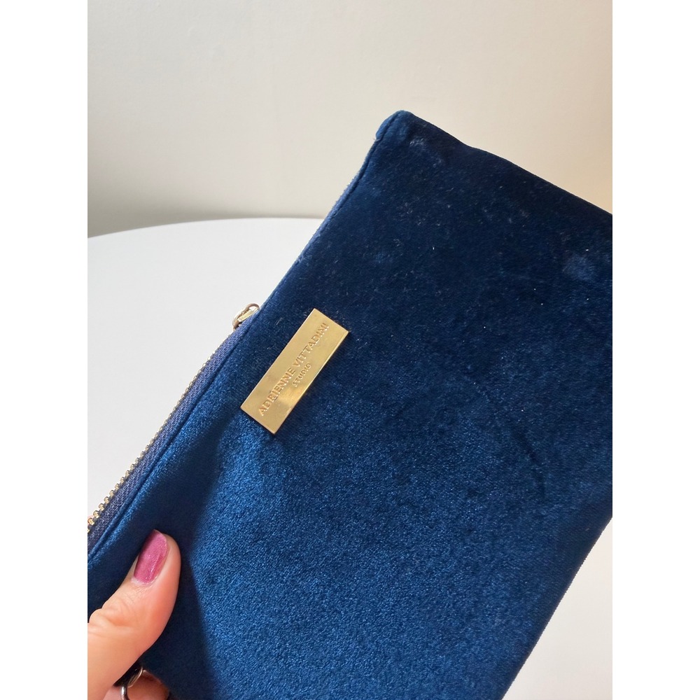 Adrienne Vittadini Wristlet Women OS Navy Blue Excellent Velvet Floral Lining - Picture 2 of 7